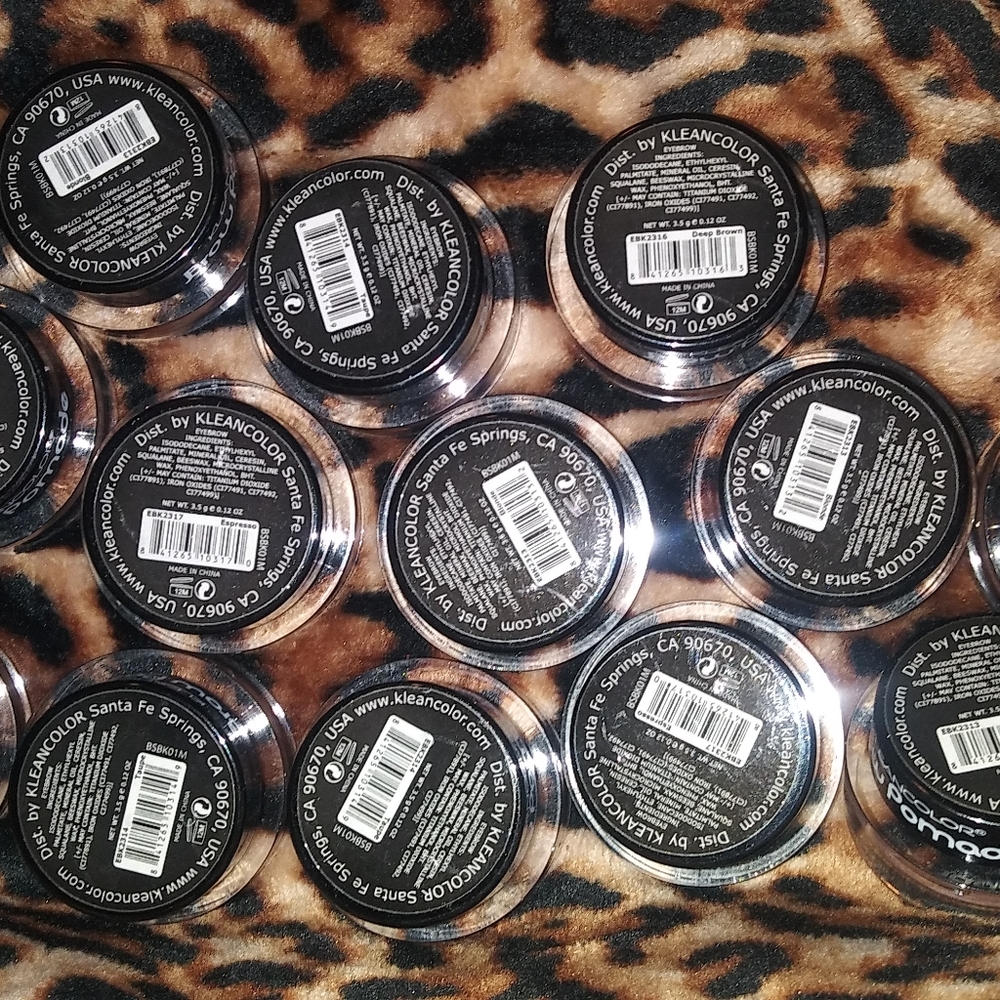 13 Kleancolor Brown Pomades